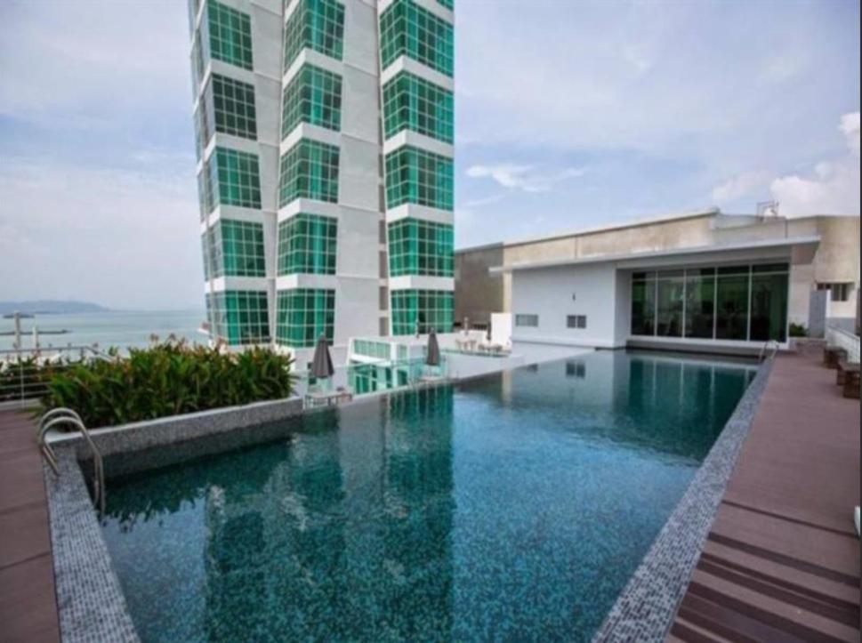 Maritime Suites Penang Jelutong Exterior photo